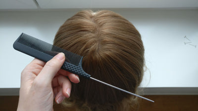 How-to: Den Scheitel eines Haarteils anpassen