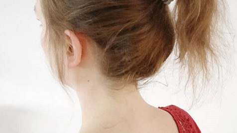 Hilfsmittelzuschuss: So bezahlt die Krankenkasse dein Haarteil