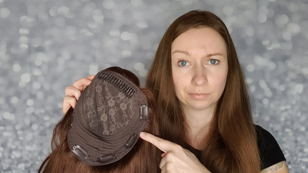Das erste Haarteil: So wirst du damit warm